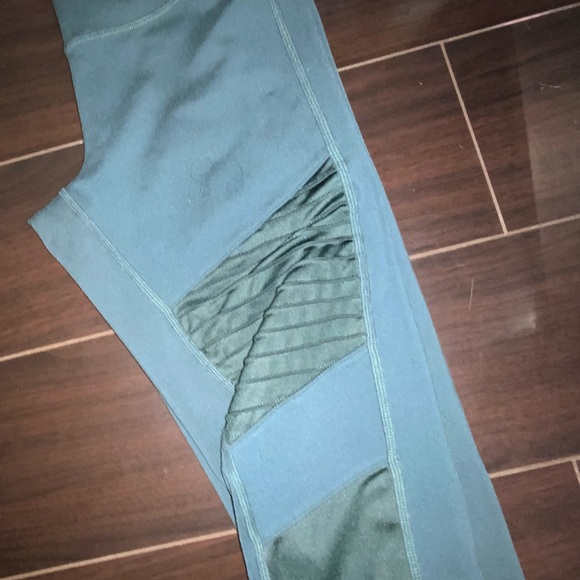 Alo Forest Green Leggings - Picture 2 of 5